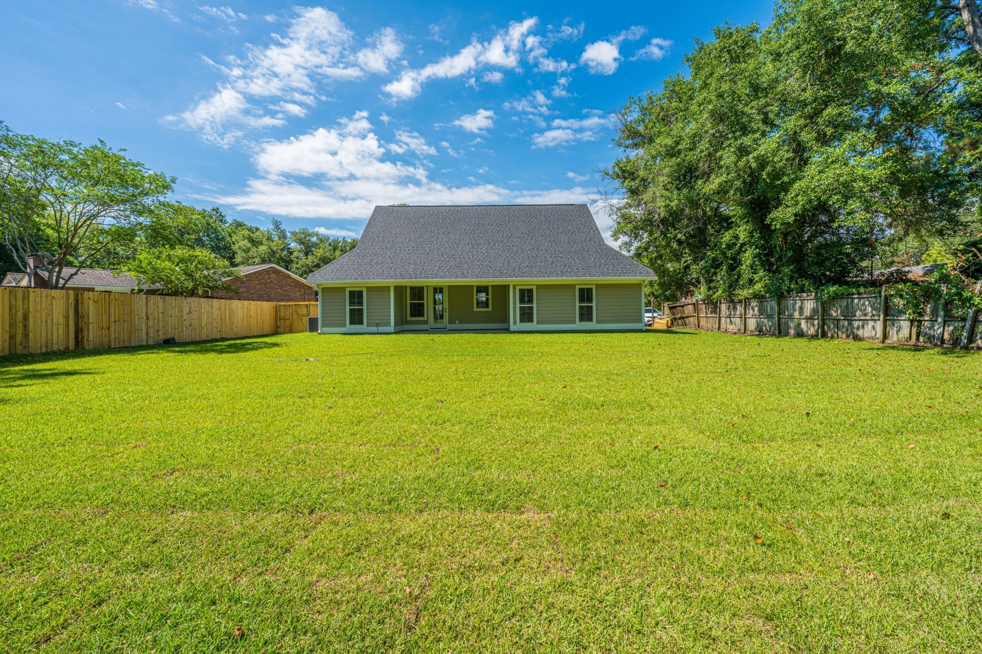 933 Valley Street Photo 33