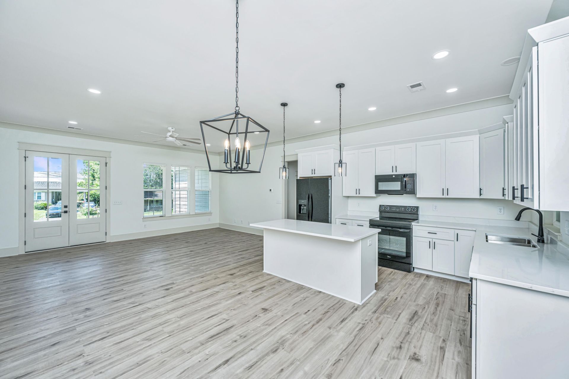 933 Valley Street Photo 7