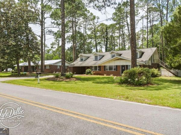 574 S 5th Street, Jesup, GA 31545