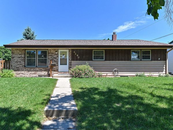4280 S Pennsylvania Ave, Saint Francis, WI 53235
