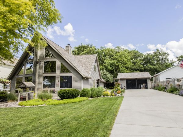 33197 S Lakeshore Dr, Burlington, WI 53105