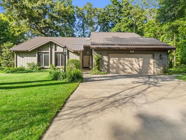 4206 Fox Hills Dr, Janesville, WI 53546