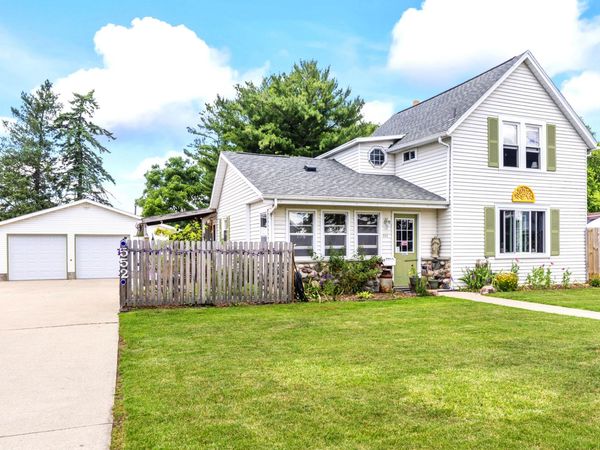 552 Milford St, Watertown, WI 53094