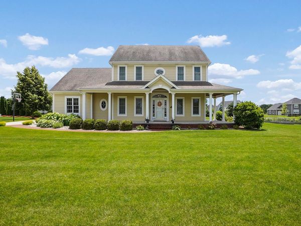 N75W24615 Overland Rd, Sussex, WI 53089