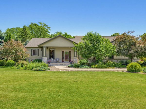 W266N6696 Beacon Hills Dr, Lisbon, WI 53089