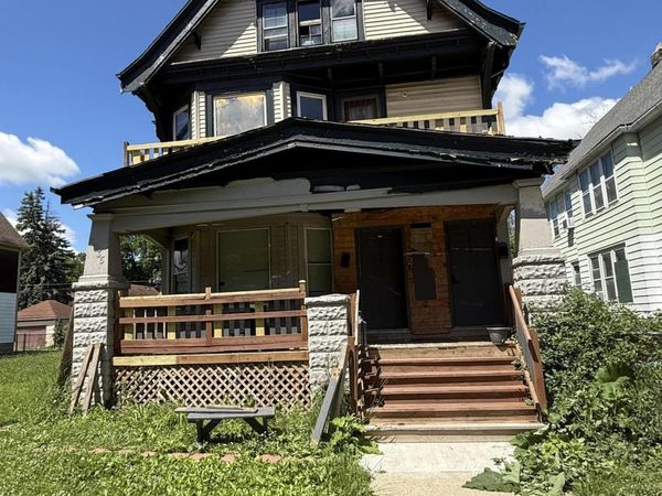 2735 N 37th St, Unit 2737, Milwaukee, WI 53210