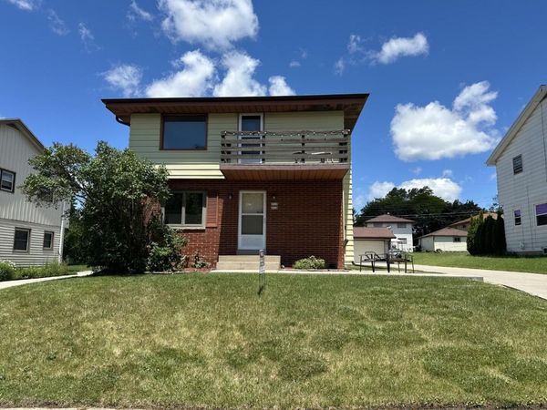 8926 W Tripoli Ave, Milwaukee, WI 53228