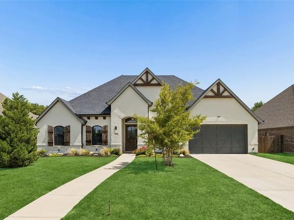 1048 Whisper Willows Drive, Fort Worth, TX 76052