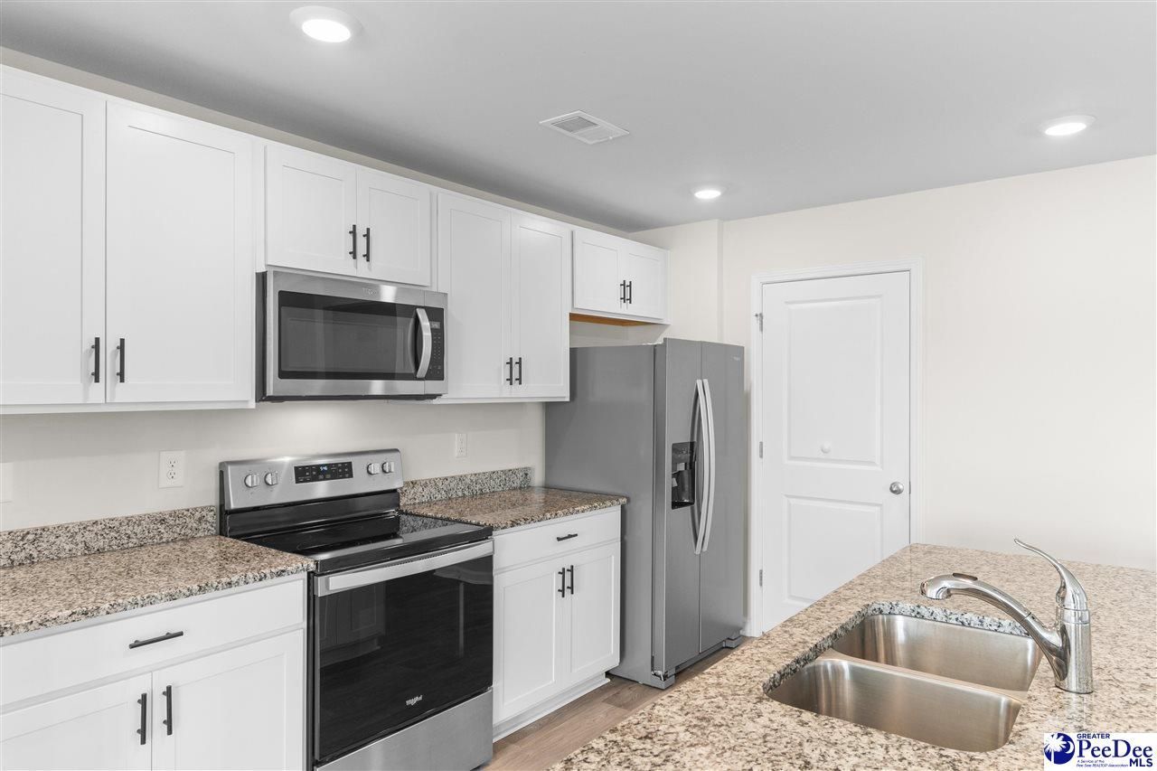 561 Woodland Farms Cir Photo 7