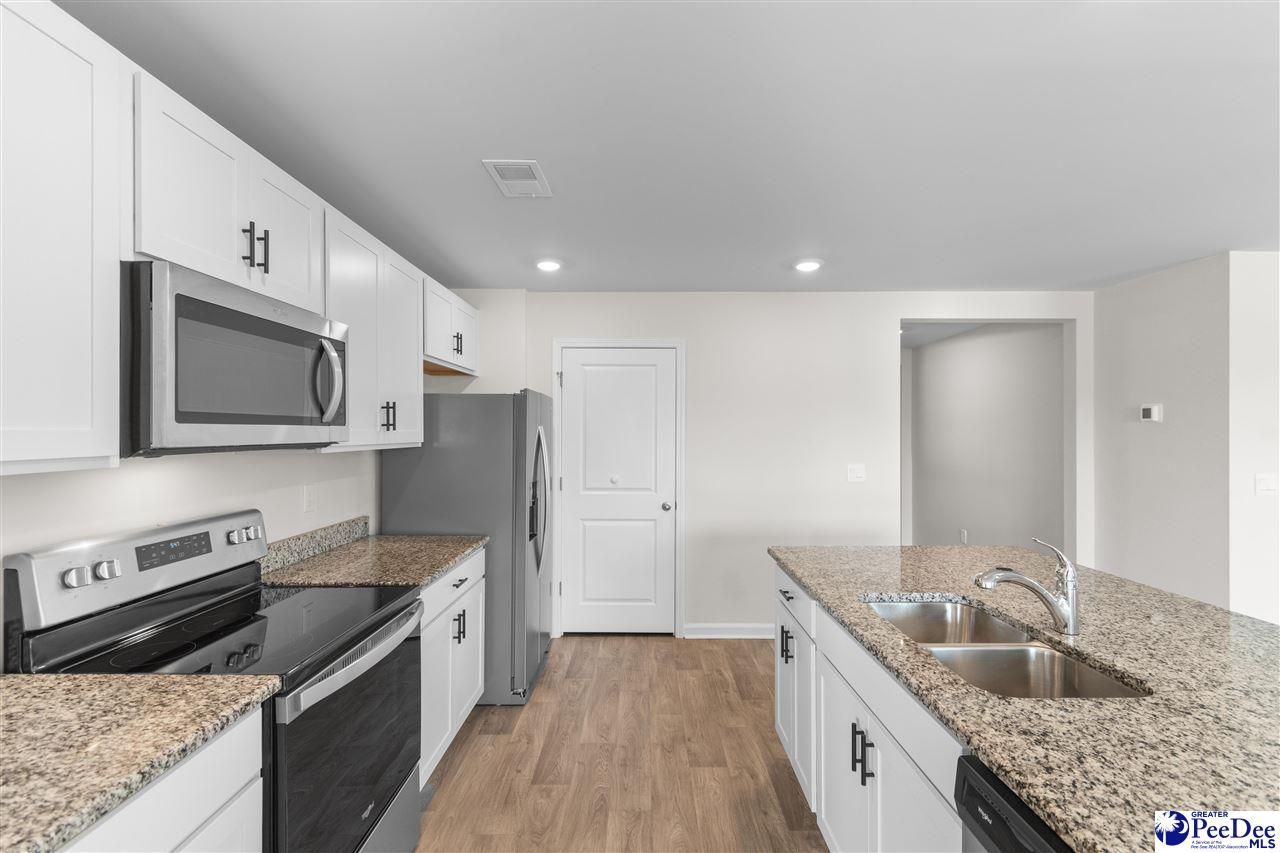 561 Woodland Farms Cir Photo 8