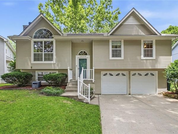 18104 E 31st Terrace Drive, Independence, MO 64057