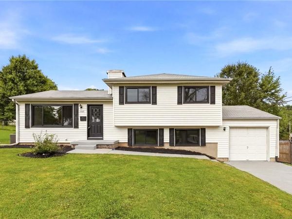 1702 NE Shady Lane Drive, Gladstone, MO 64118