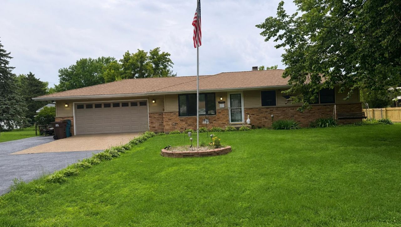 1512 Gladys Drive, Machesney Park, IL 61115 Main Photo