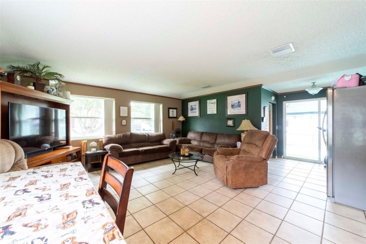 27 Volusia Drive, Debary, FL 32713 Photo