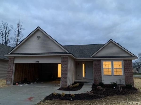 11469 Hidden Oaks Drive, Vienna Twp, MI 48420