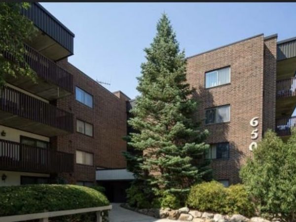 650 Whitney Court , Unit 105, Gurnee, IL 60031