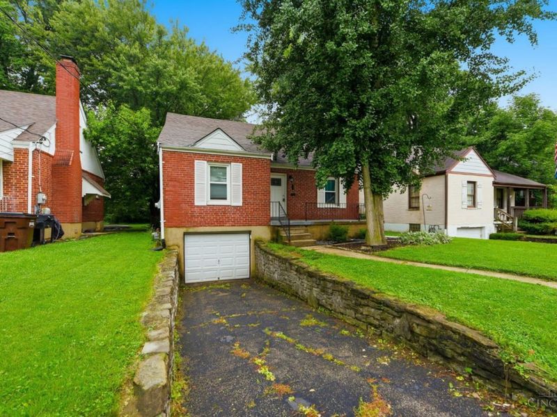 6924 Gloria Drive, North College Hill, OH 45239 Photo 2