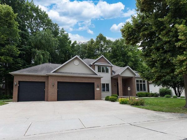59 BRENTWOOD LANE, Appleton, WI 54915