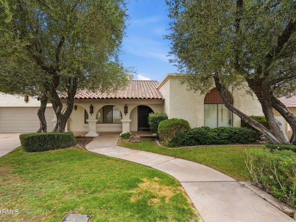 1204 E COMMODORE Place, Tempe, AZ 85283