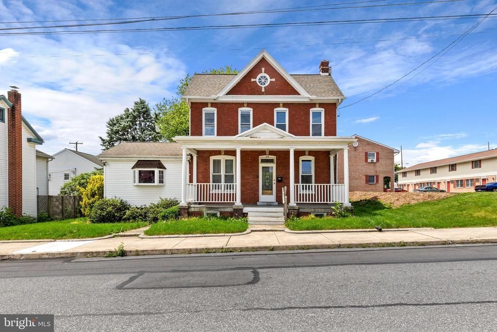 214 N Hanover Street, Elizabethtown, PA 17022 Main Photo