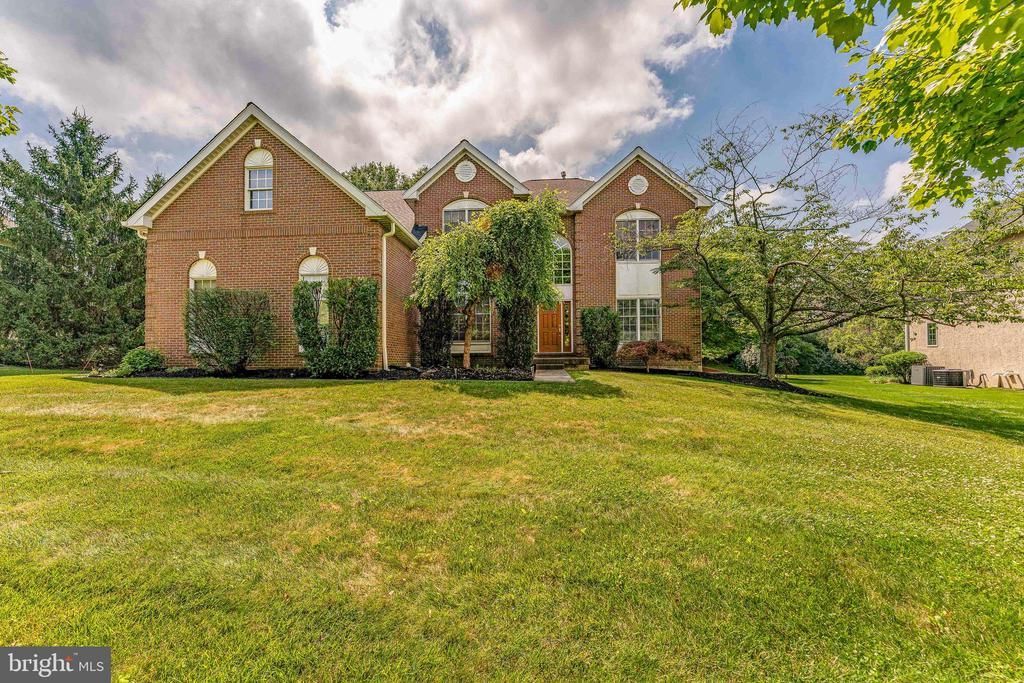 2069 SAINT ANDREWS DRIVE, BERWYN, PA 19312