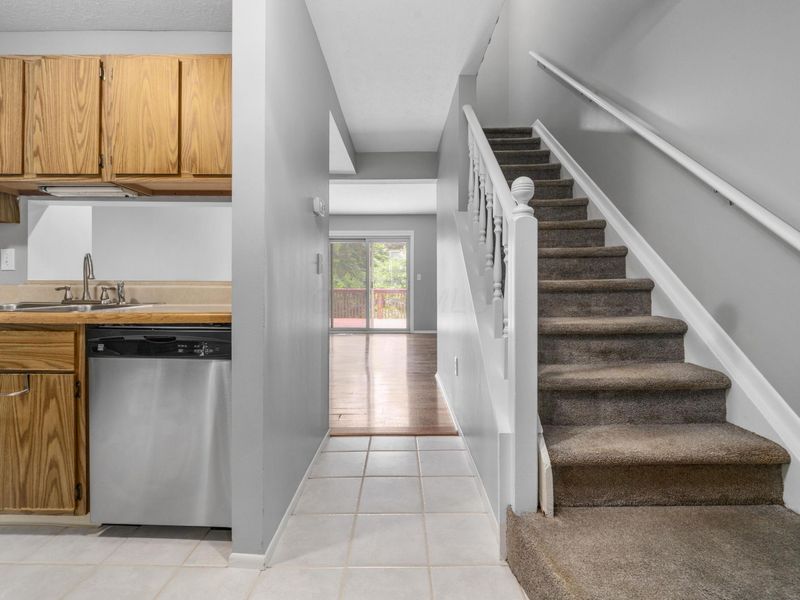 210 Foxtrail Court, Unit 210, Westerville, OH 43081 Photo 5