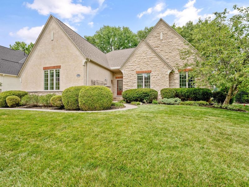 982 Adin Trail, Columbus, OH 43235 Photo 2