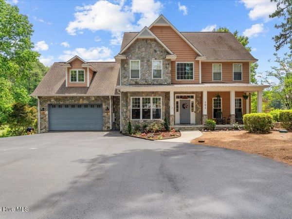 101 Vanore Road, West End, NC 27376