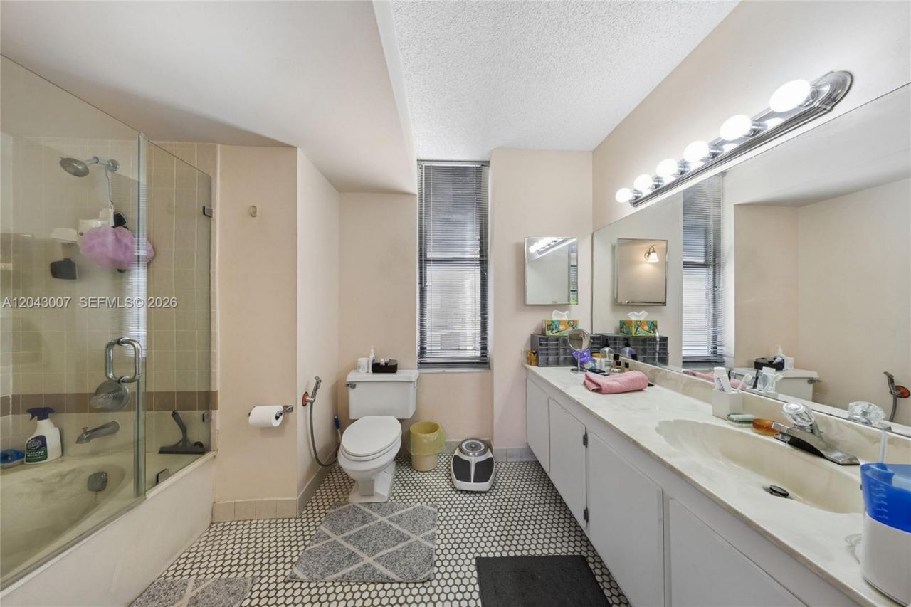 18181 NE 31st Ct , Unit 506, Aventura, FL 33160 Photo