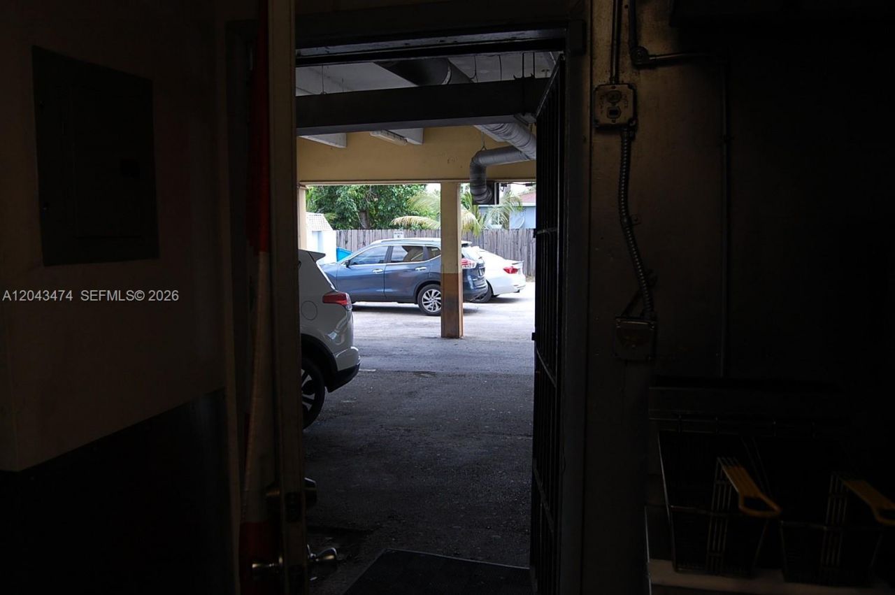 883 W 29 , Hialeah, FL 33012 Photo