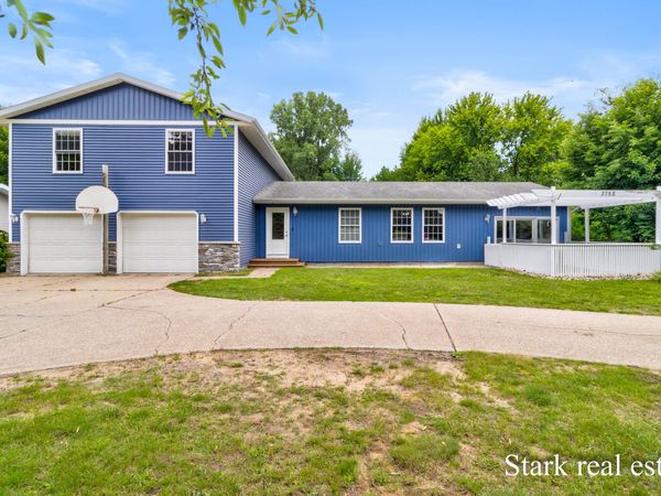 3758 E Sternberg Road, Fruitport, MI 49415