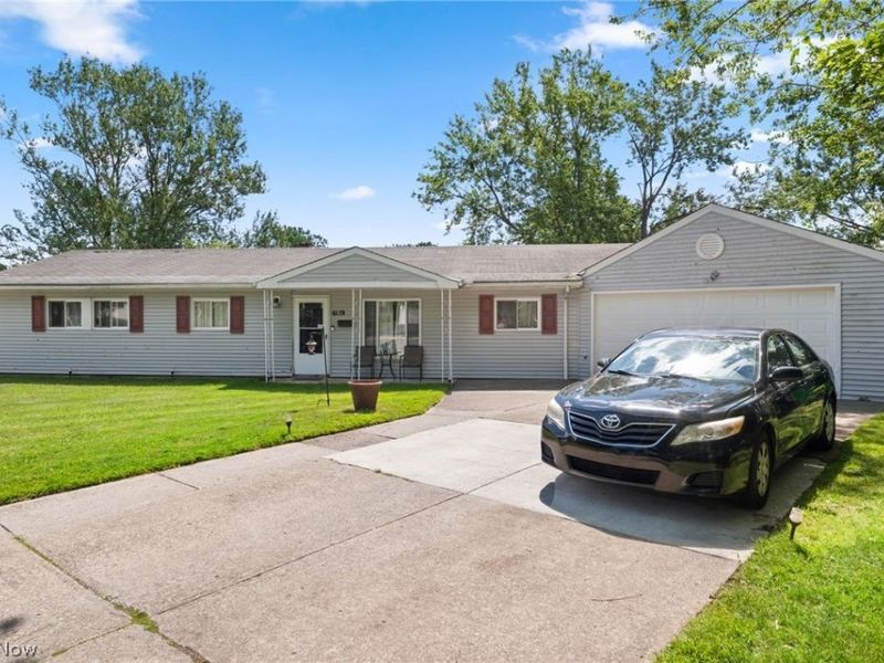 6119 Eaton Court, Bedford Heights, OH 44146 Photo 2