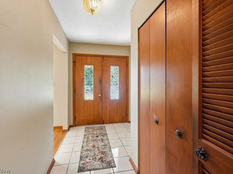 33305 W Sharondale Drive, Solon, OH 44139 Photo 3