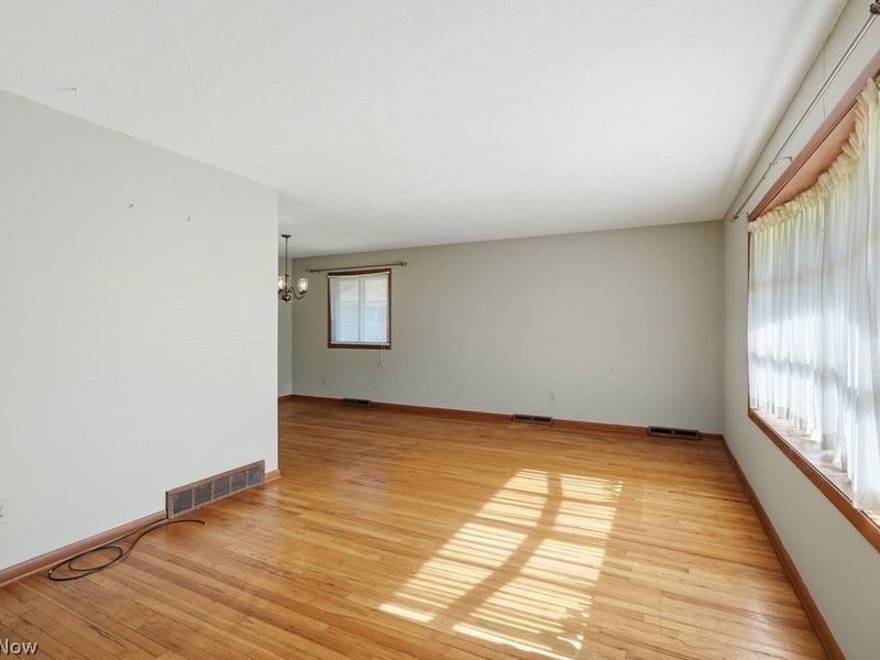 33305 W Sharondale Drive, Solon, OH 44139 Photo 5