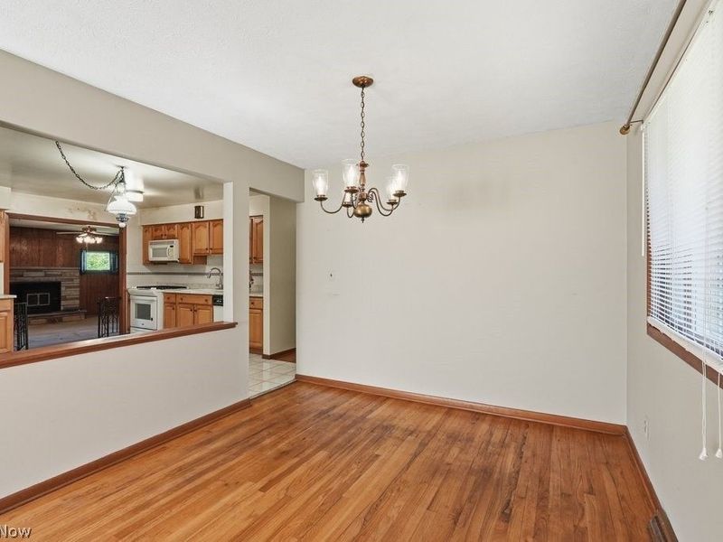 33305 W Sharondale Drive, Solon, OH 44139 Photo 7