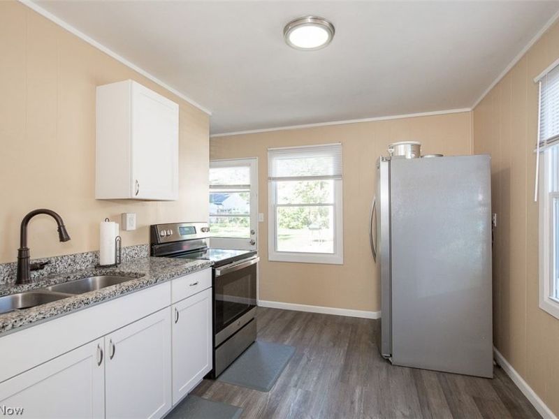 4144 Riverside Drive , Lorain, OH 44055 Photo 6