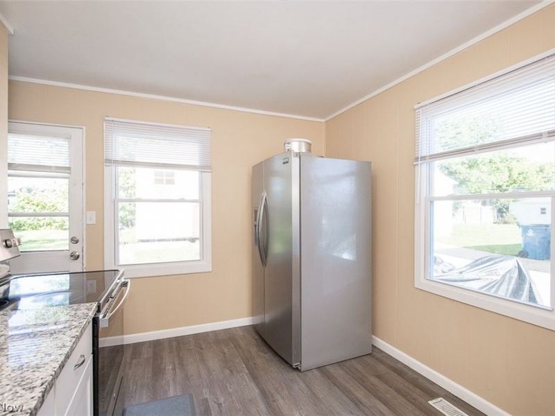 4144 Riverside Drive , Lorain, OH 44055 Photo 8