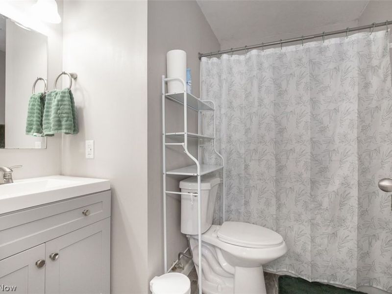 4144 Riverside Drive , Lorain, OH 44055 Photo 9