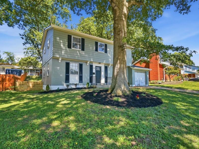 38 Handel Lane, Greenhills, OH 45218 Photo 4