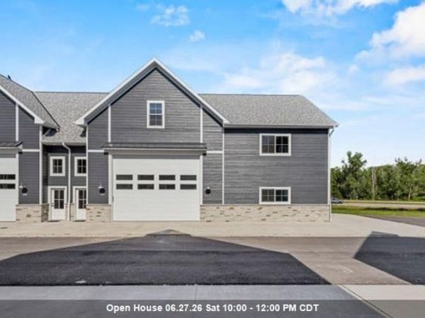 864 S 18TH AVENUE, Unit 14, Sturgeon Bay, WI 54235