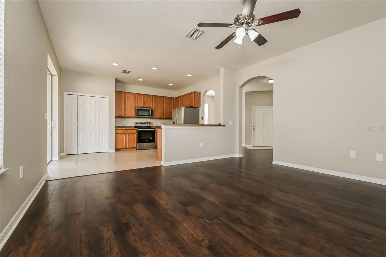 15520 Telford Spring Drive , Ruskin, FL 33573 Photo