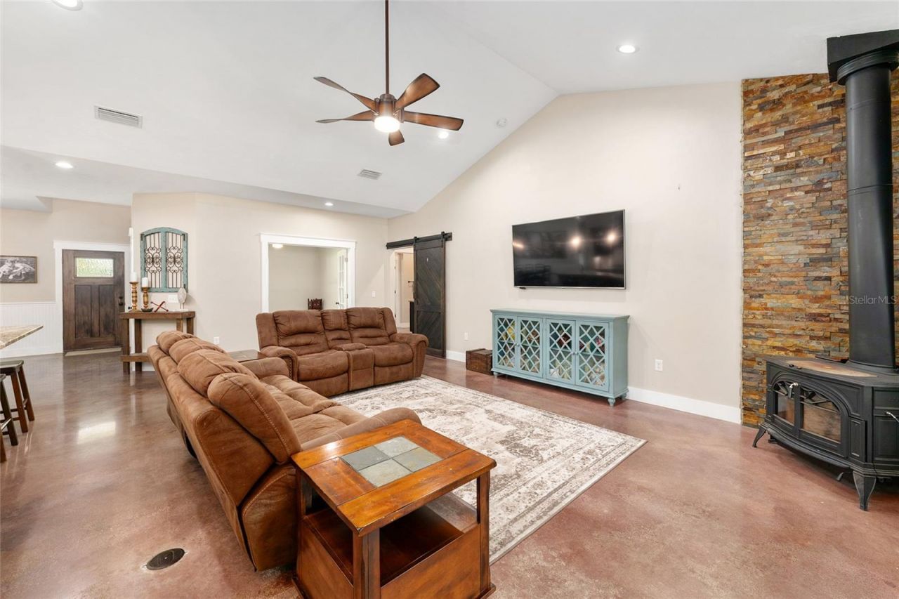 357 SW Conestoga Way, Fort White, FL 32038 Photo