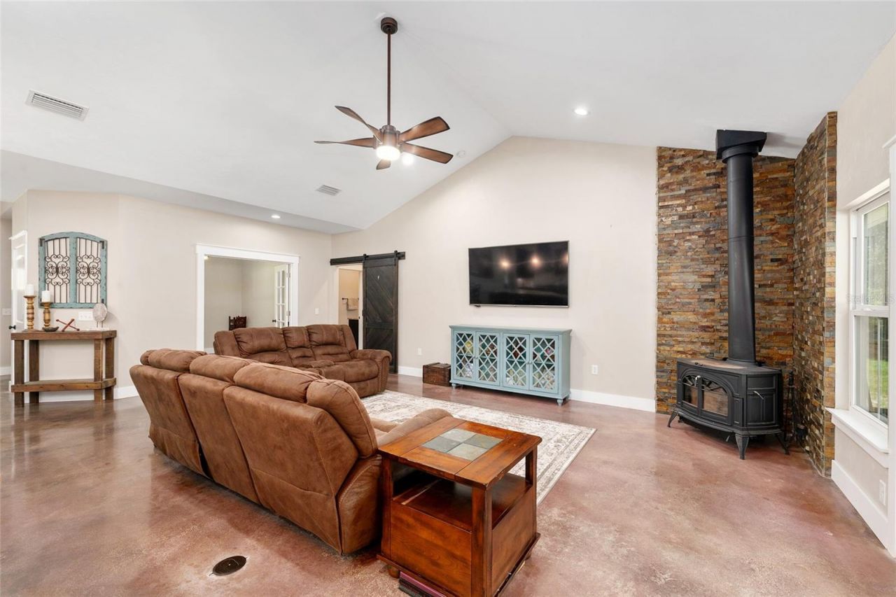 357 SW Conestoga Way, Fort White, FL 32038 Photo