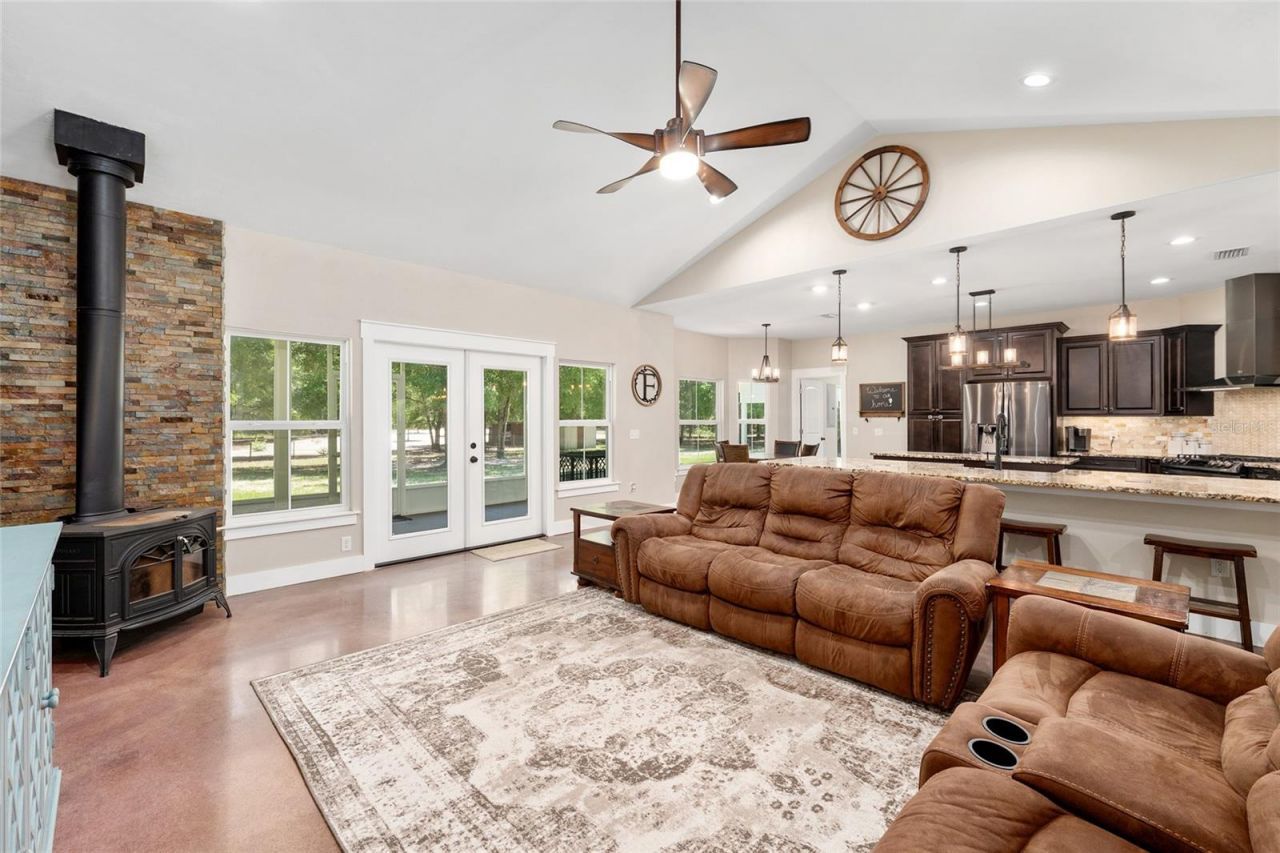 357 SW Conestoga Way, Fort White, FL 32038 Photo