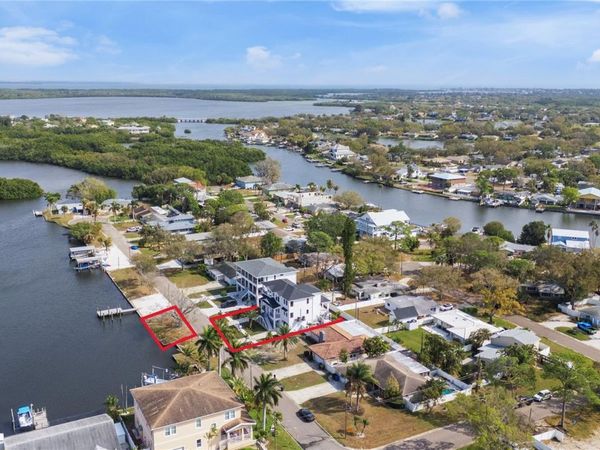 220 90TH AVENUE NE, ST PETERSBURG, FL 33702