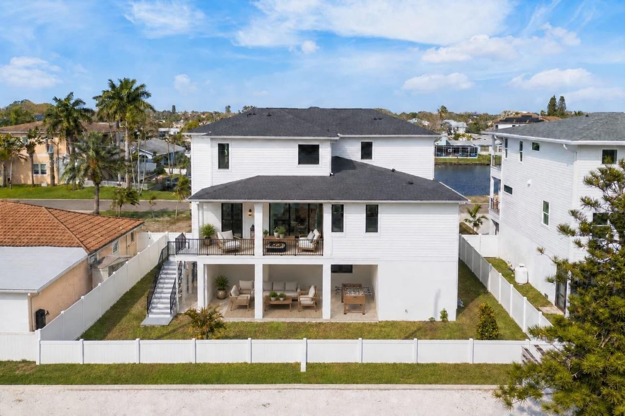 220 90th Avenue Ne, Saint Petersburg, FL 33702 Photo