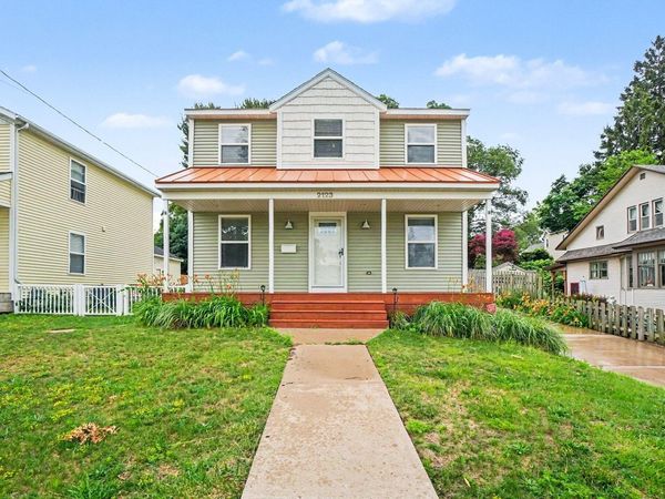 2123 Lakeshore Drive, Muskegon, MI 49441