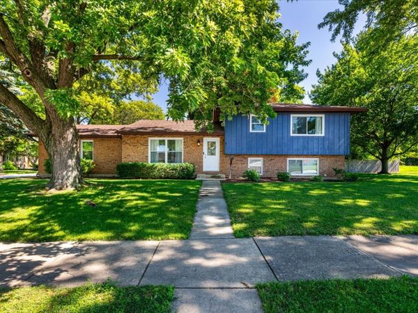 5 Redstart Road , Naperville, IL 60565