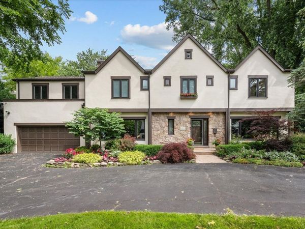 1347 Sunview Lane , Winnetka, IL 60093