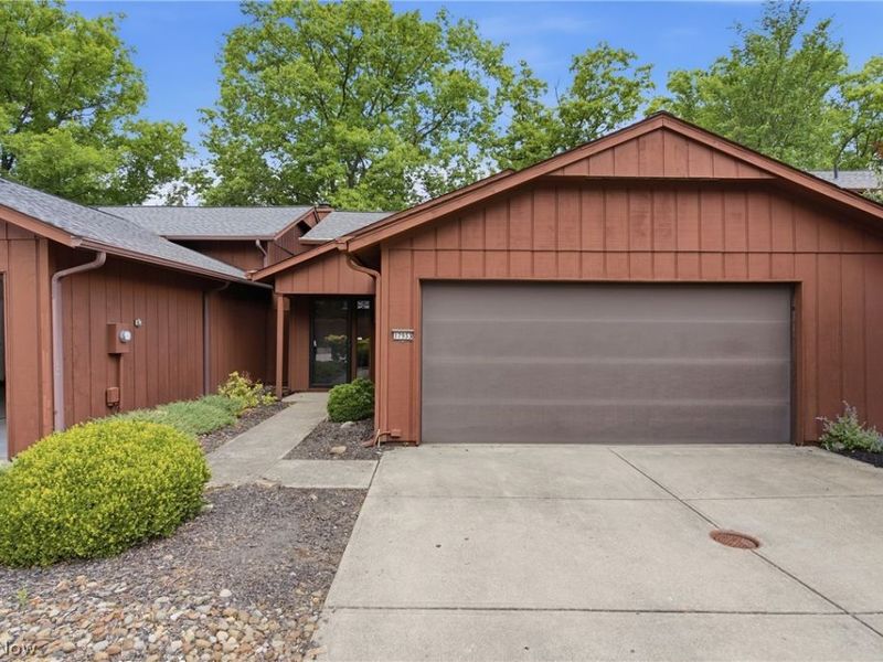 17933 Cliffside Drive, Strongsville, OH 44136 Photo 2